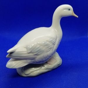 Vintage DALIA Handcrafted Goose